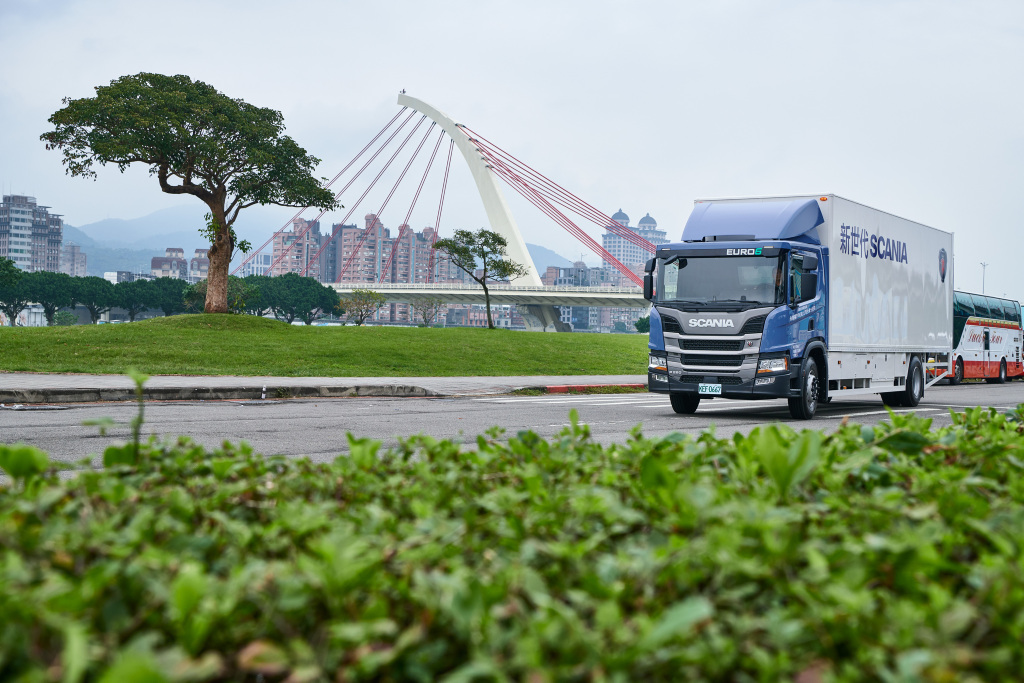 Scania P 280 4x2, general cargo transport.